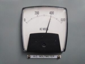 AC voltmeter gauge